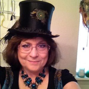 Meet your Posher, Nancy